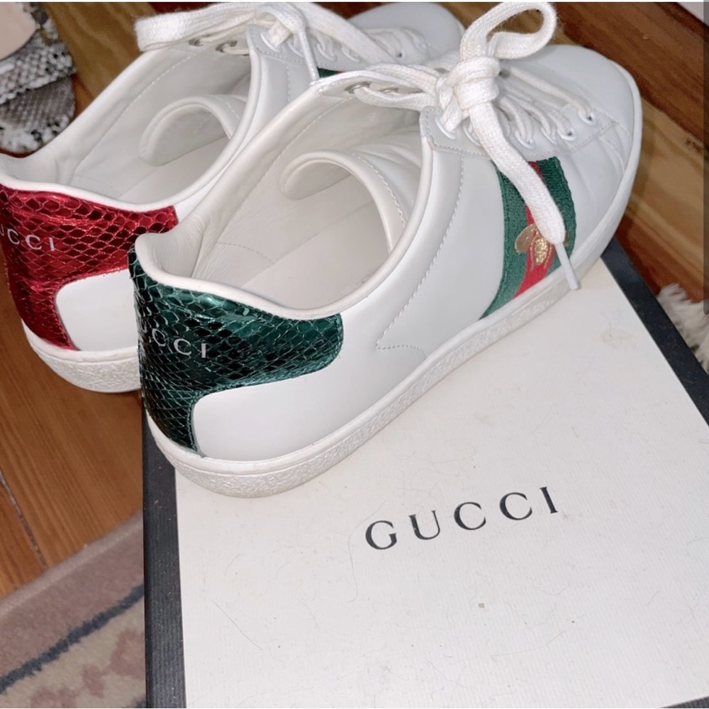 Women Gucci White Sneakers with Red and Green Details